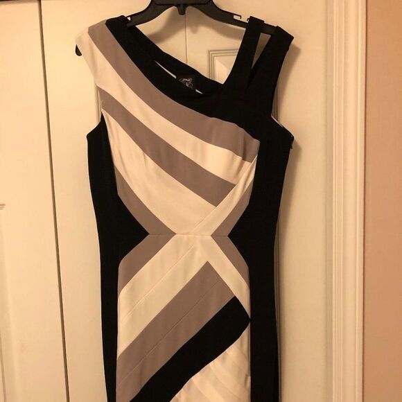 JAX Dress - Picture 3 of 9